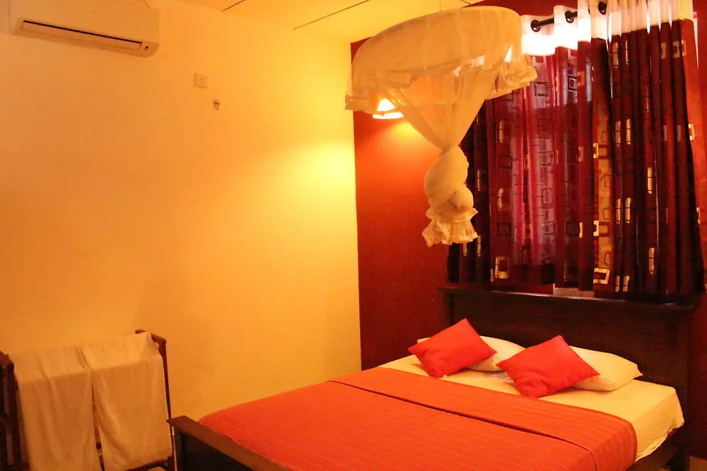 Blue Horizon Guest House Negombo